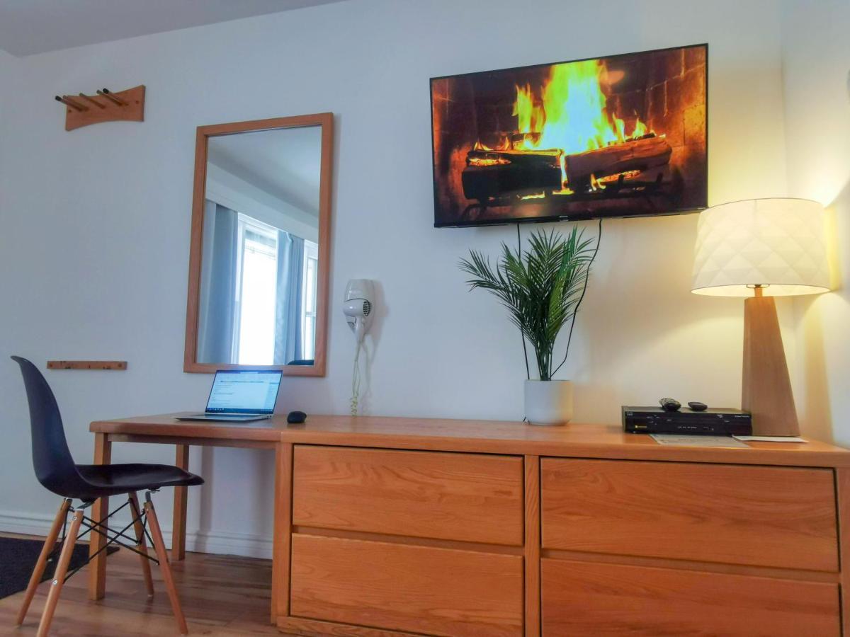 Motel Lofts Fleuve Et Montagnes Sainte-Anne-de-Beaupré Esterno foto