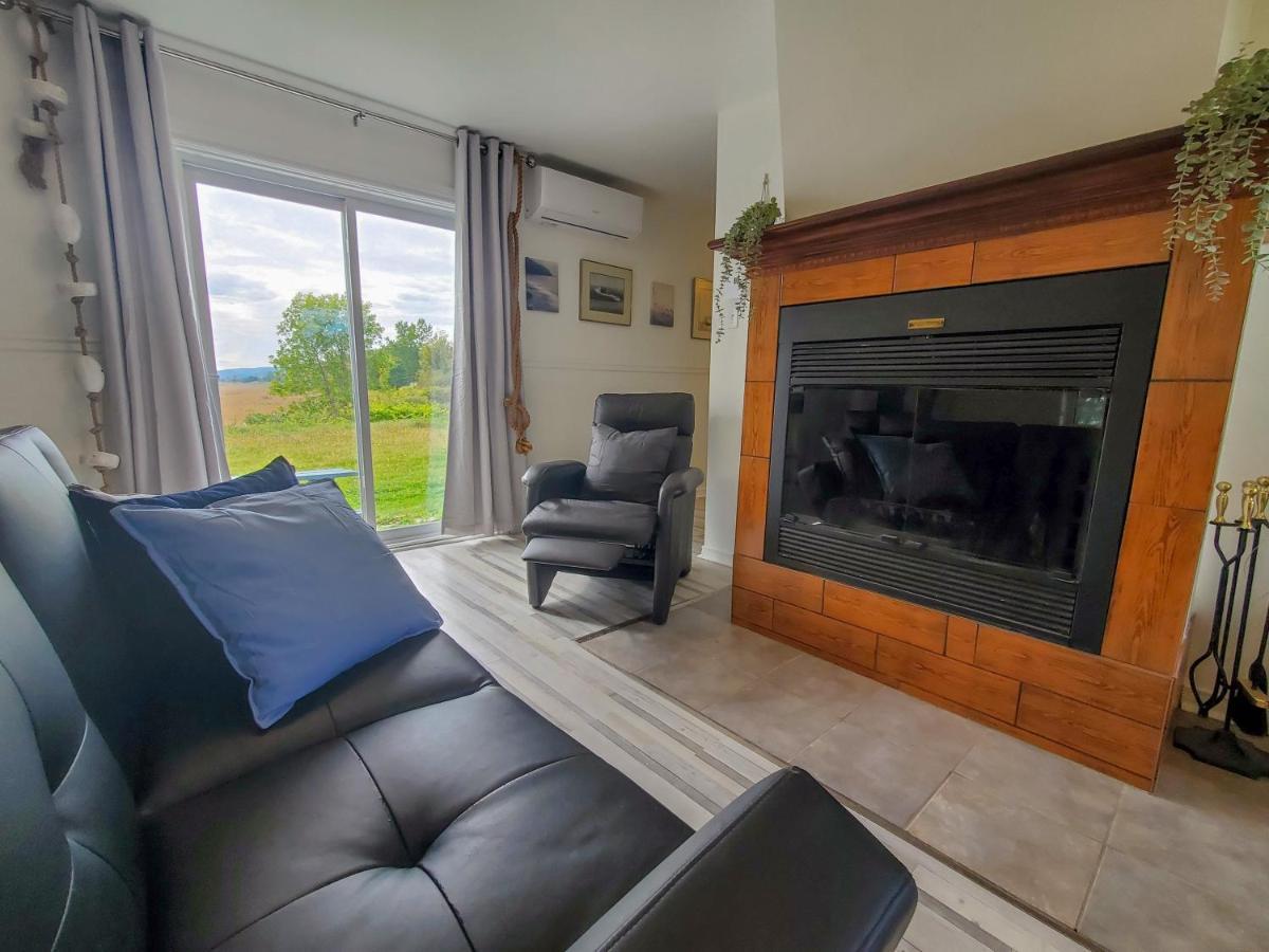 Motel Lofts Fleuve Et Montagnes Sainte-Anne-de-Beaupré Esterno foto