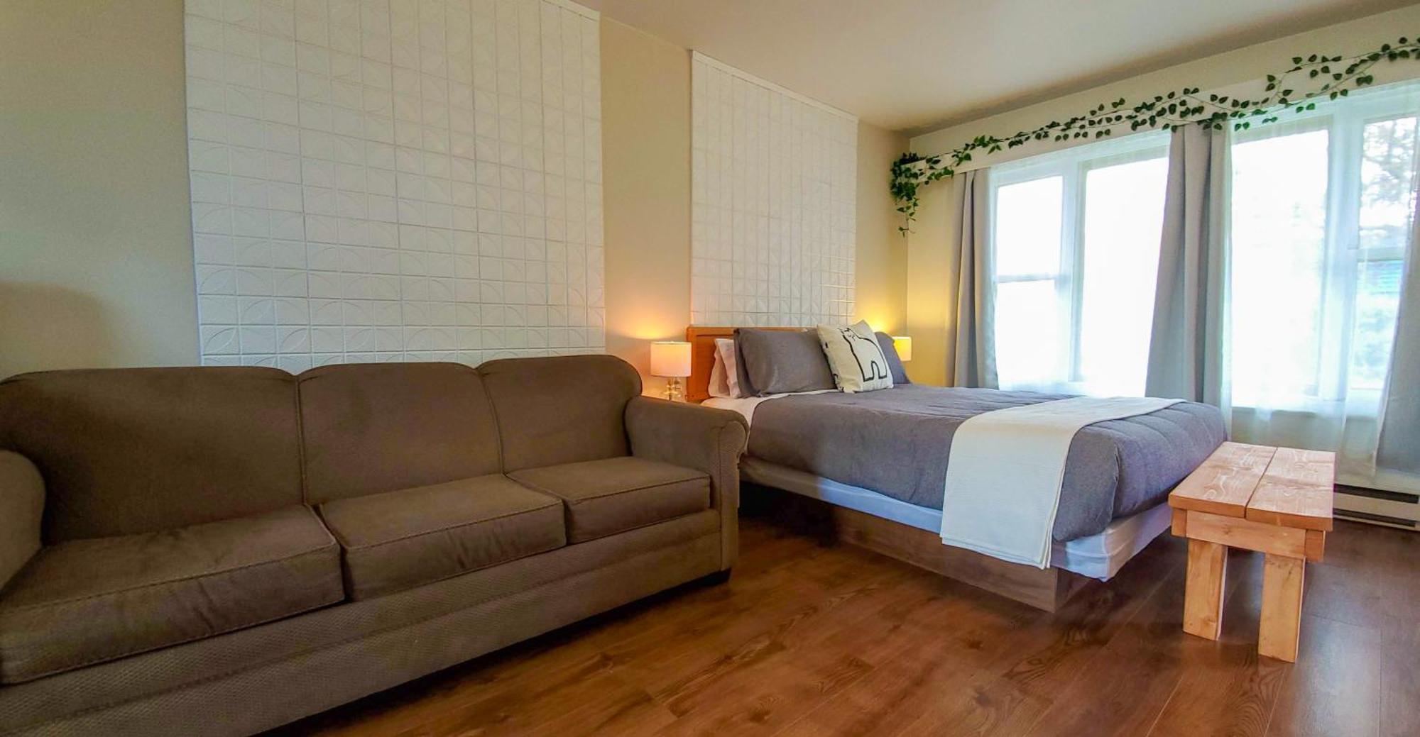 Motel Lofts Fleuve Et Montagnes Sainte-Anne-de-Beaupré Esterno foto